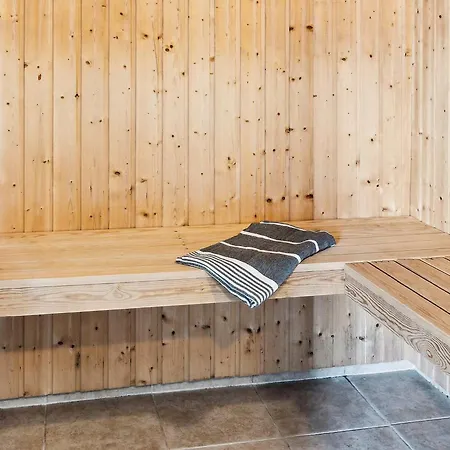 Idestrup Xxxiii * Boto By